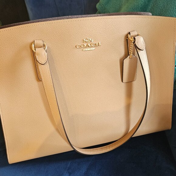 Coach Shoulder Bag in Beautiful Nude Shade - Picture 5 of 9